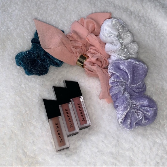 Morphe mini lipstick trio and scrunchie set - Picture 6 of 8
